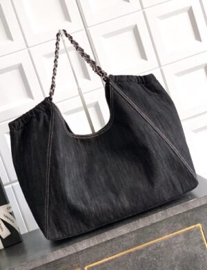 Chanel Classic Quilted Flap Bag - Image 2