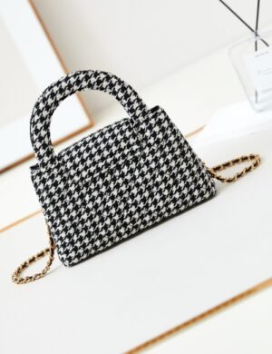 Chanel Quilted Vanity Chain Case - Image 5