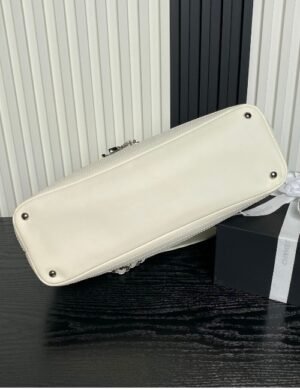 Chanel Velvet Royale Carry Shopper - Image 3