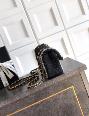 Chanel Prestige Diamond Carryall - Image 2