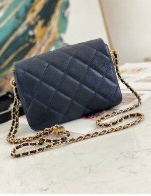 Chanel Quilted Chain Tote Bag - Image 4