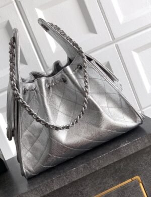 Chanel Aurévie Noir Carryall - Image 2