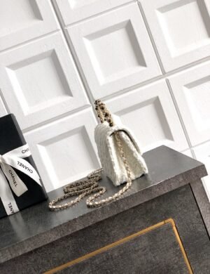Chanel Tweed Pearl Handle Bag - Image 5