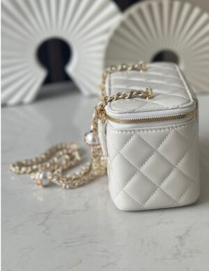 Chanel Diamond Box Chain Bag - Image 3