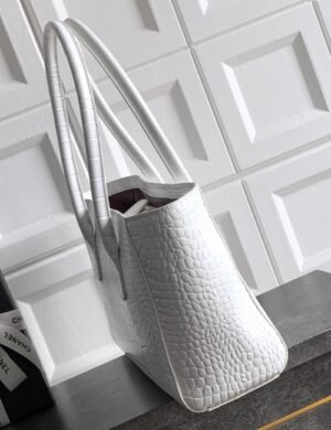 Chanel Elunora Prestige Carryall - Image 3